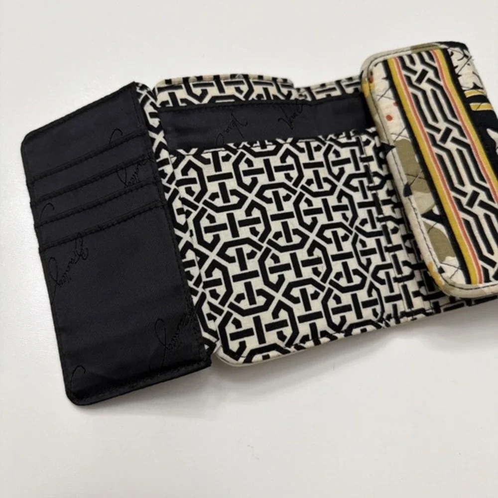 Vera Bradley Baroque Tote Bag + Wallet Quilted Floral Black Yellow.‎     5168